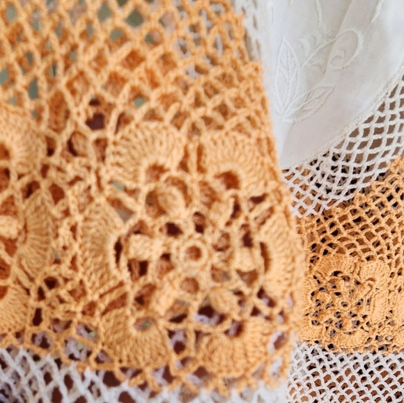 Vintage 70s LIM'S hand crocheted skirt with embroidered floral patches - Picture 7 of 10